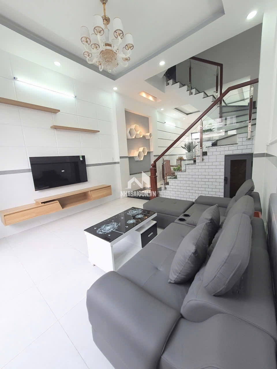 Bán nhà mới xây Full nội thất đường số 8 linh xuân thủ đức, Lh0909428959.